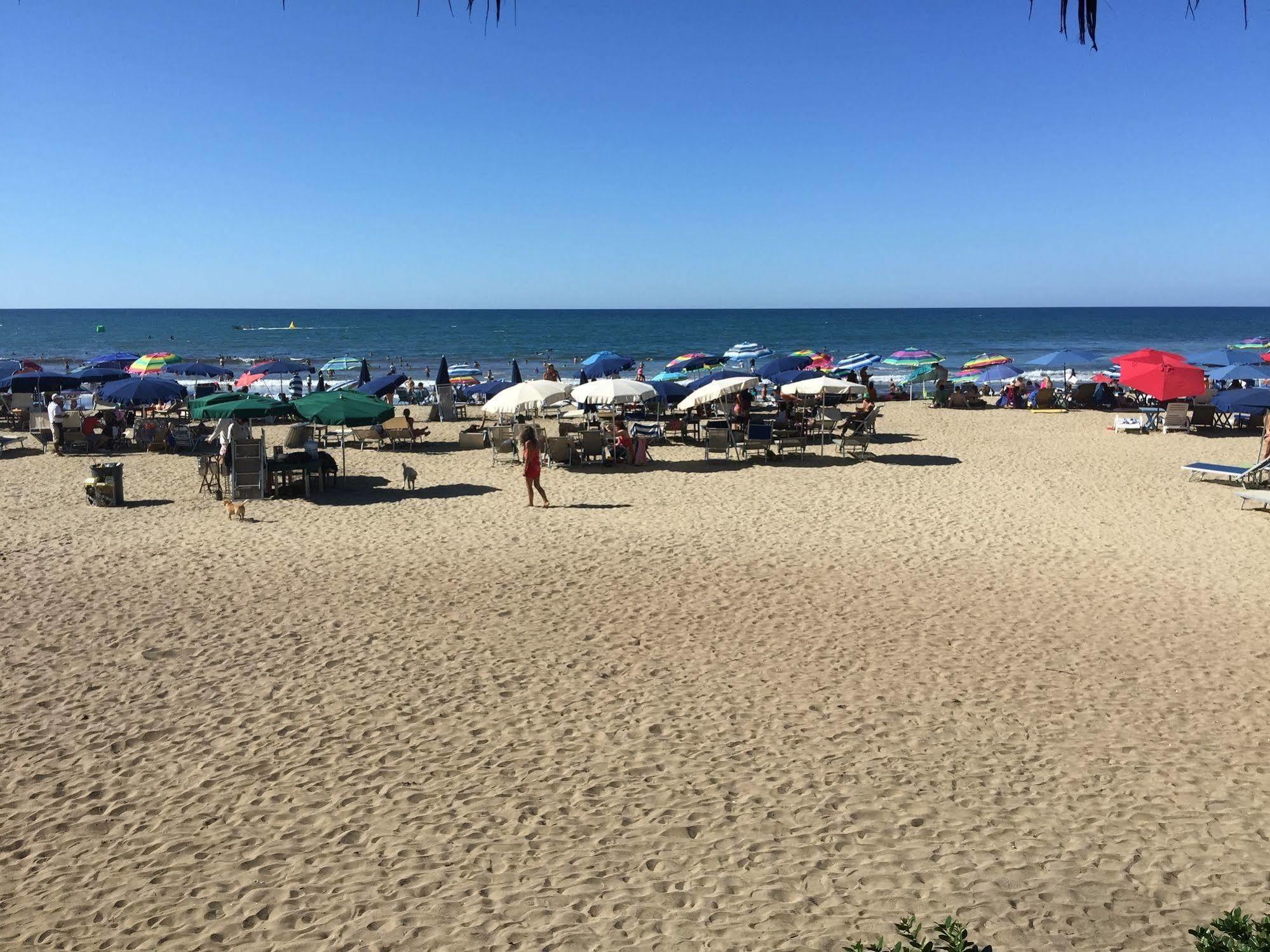 Y Encantos Sayulita